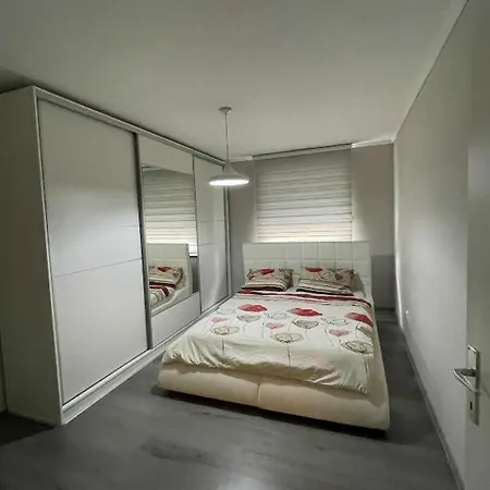Paradise Apartment *